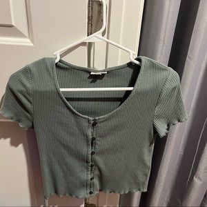 SO button crop top